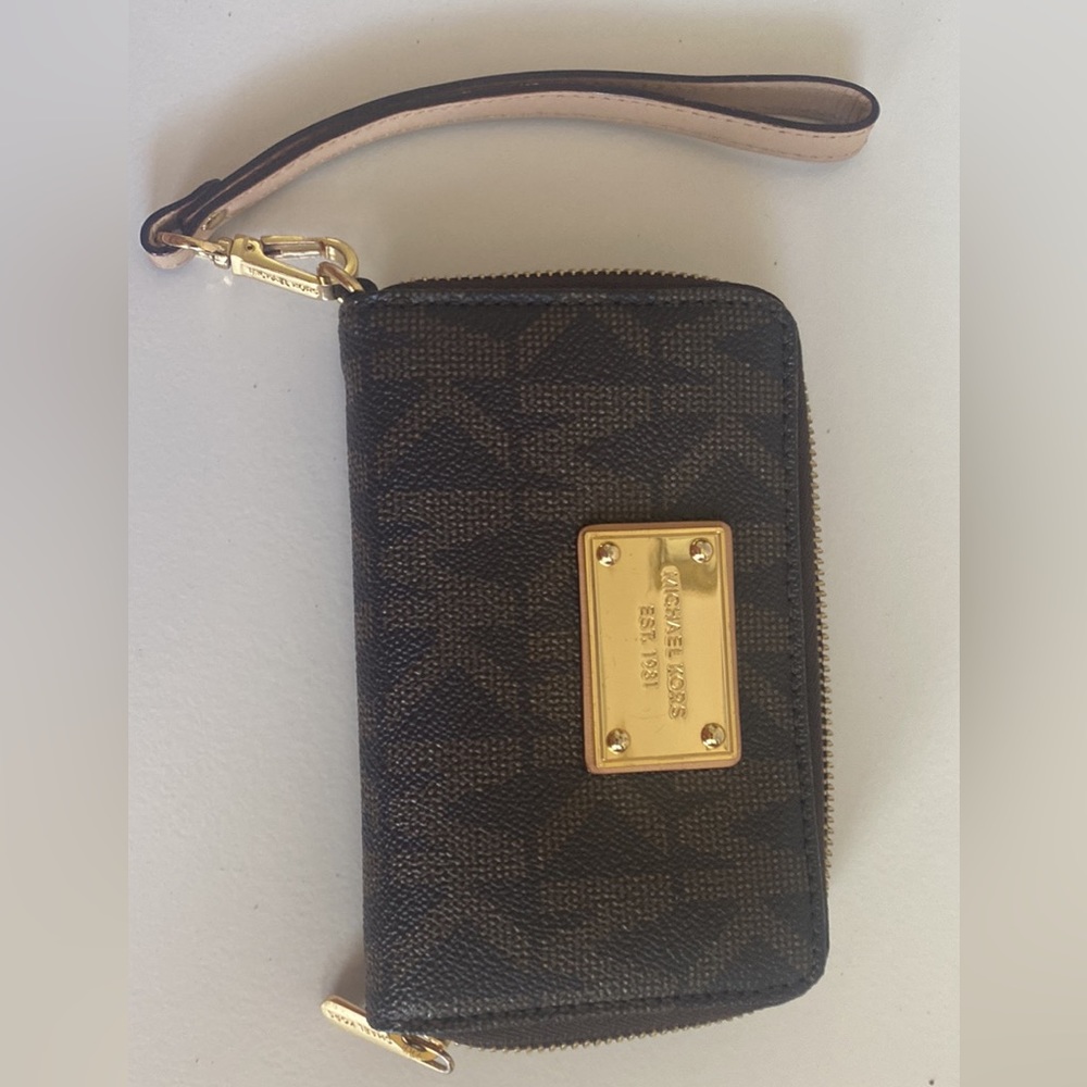 Michael Kors Wristlet